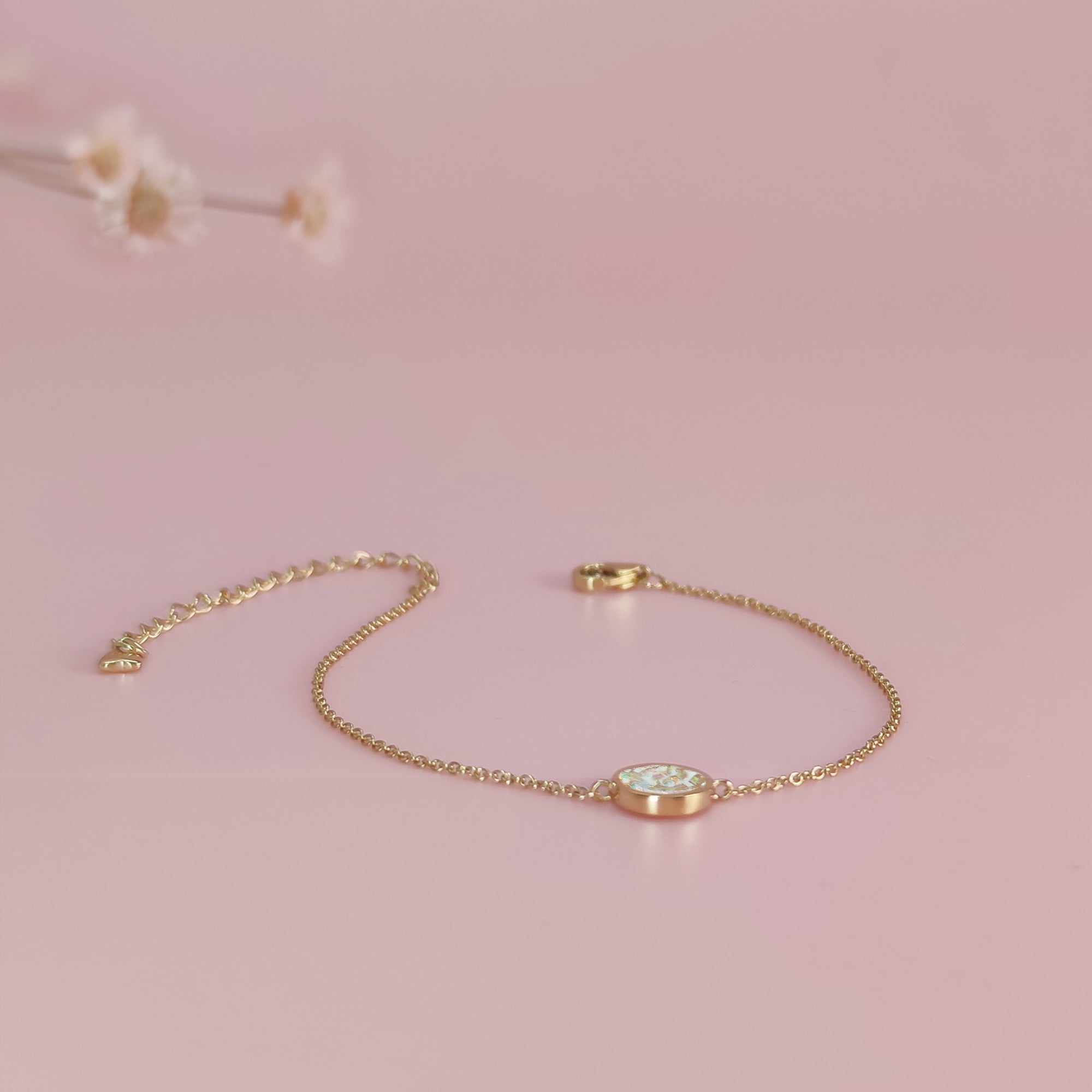 Circle Grace: Aschearmband aus massivem Gold