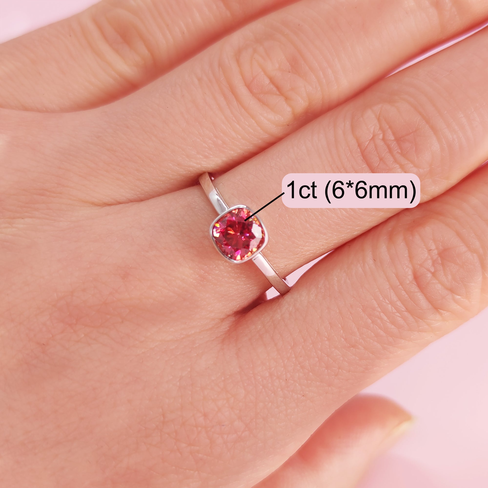 Crystal Square: Moissanit-Aschering im Kissenschliff