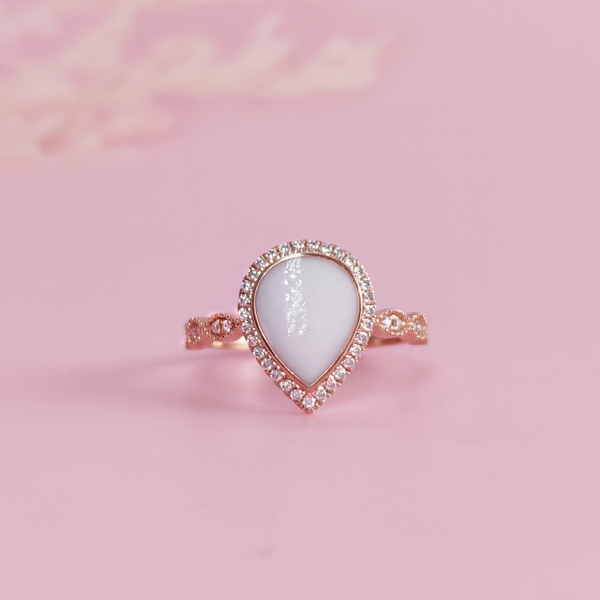 Lumina Essence: Anillo para la leche materna