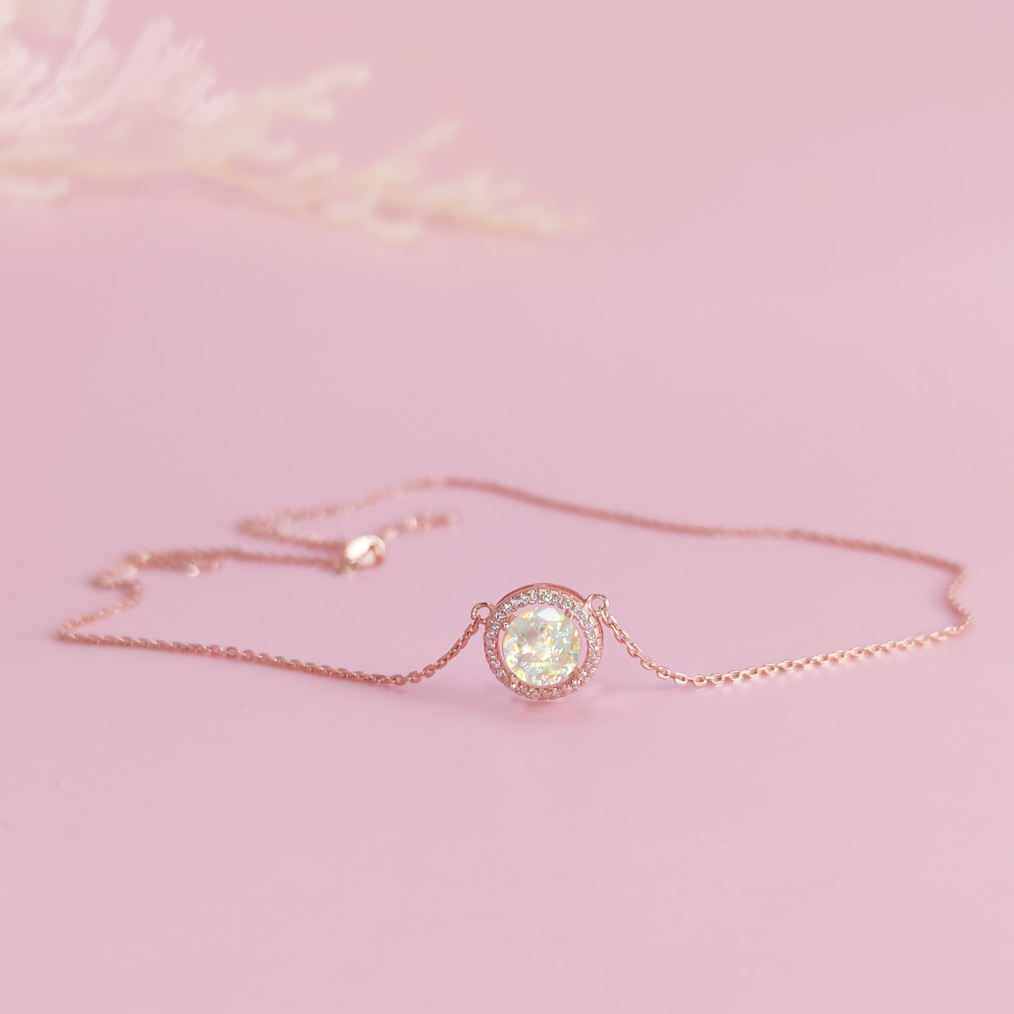 Ewiges Leuchten: Asche-Halskette