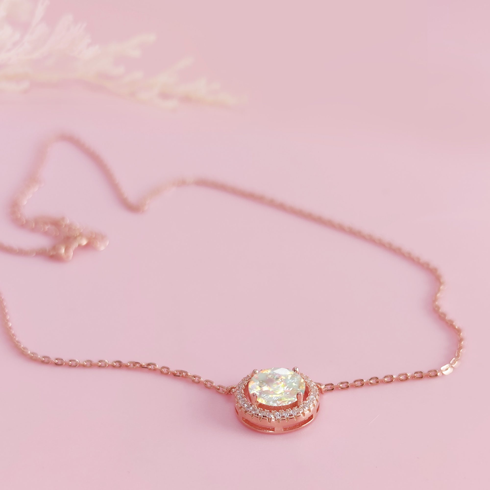 Ewiges Leuchten: Asche-Halskette