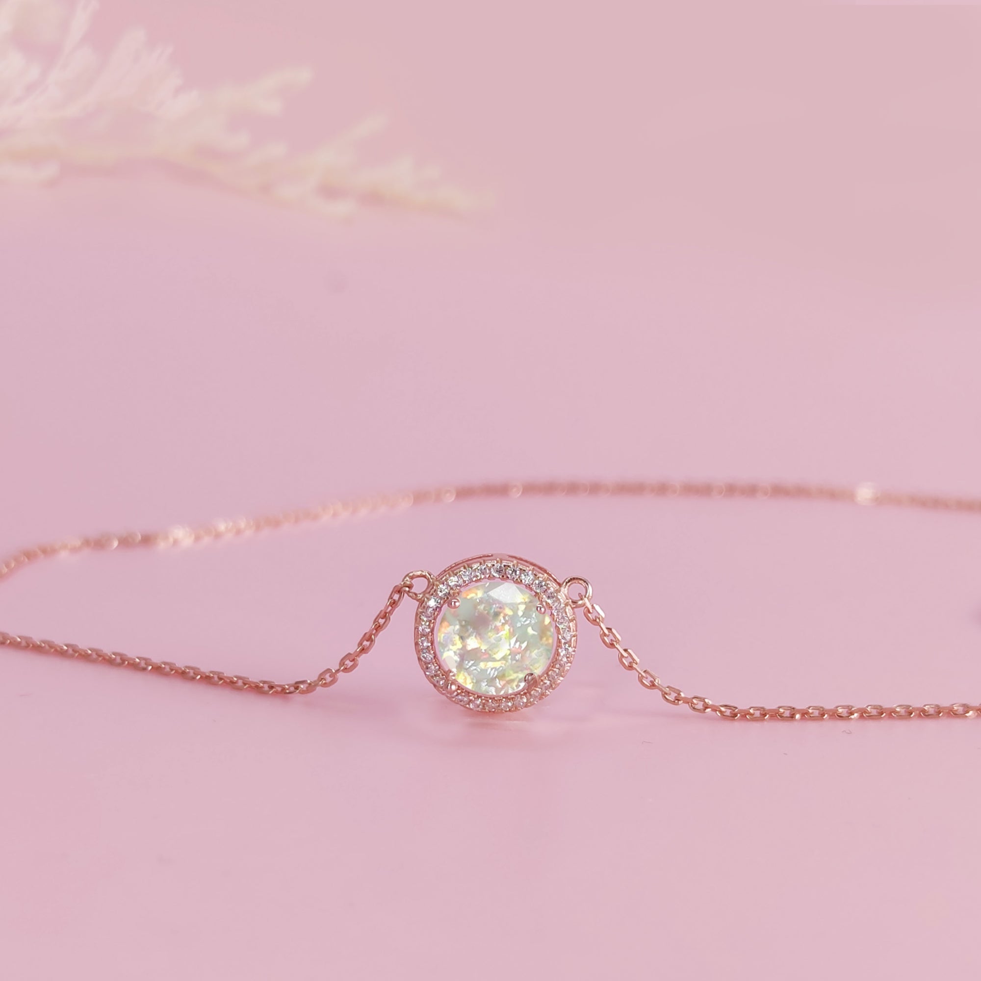 Ewiges Leuchten: Asche-Halskette