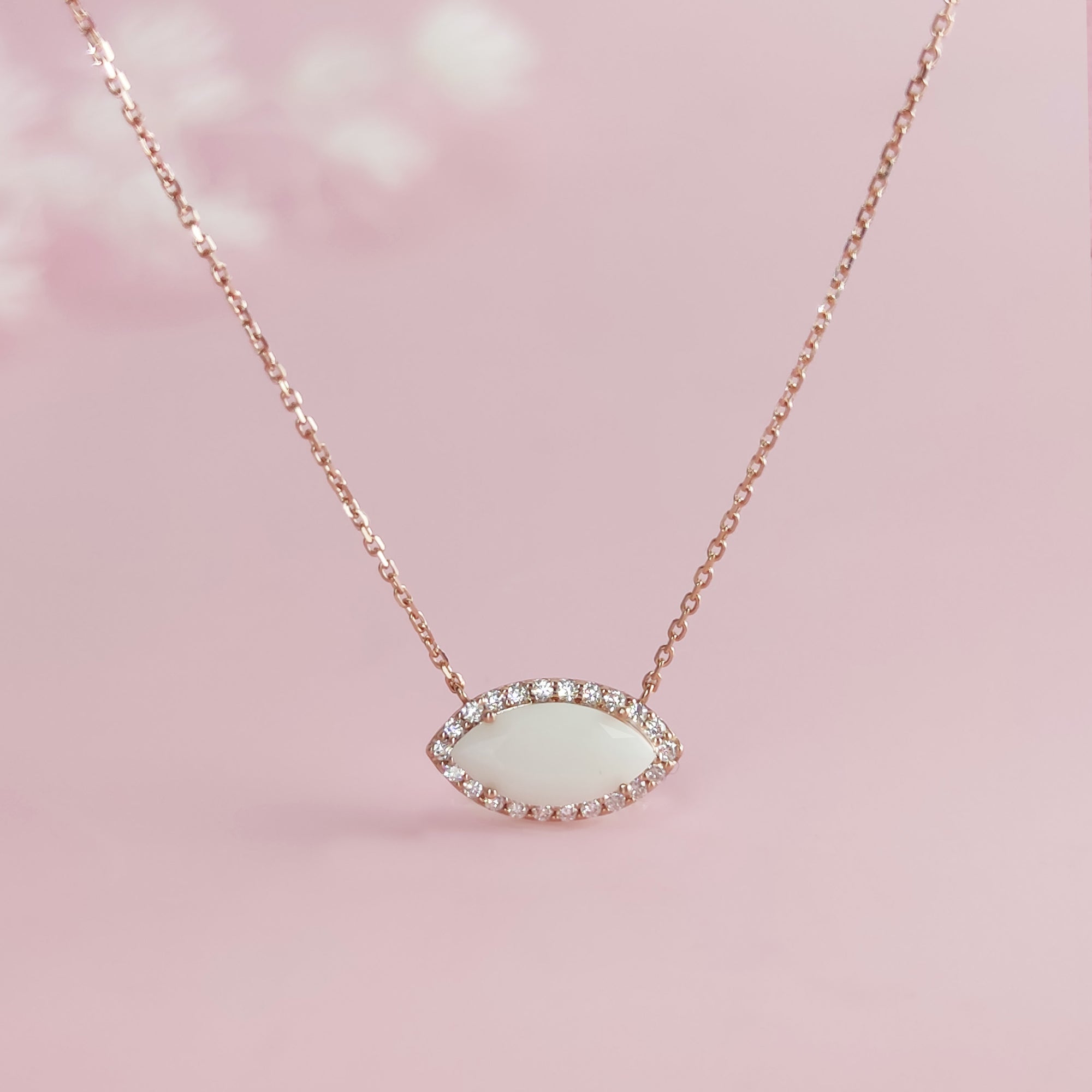 Pflegende Bindung: Muttermilch-Halskette