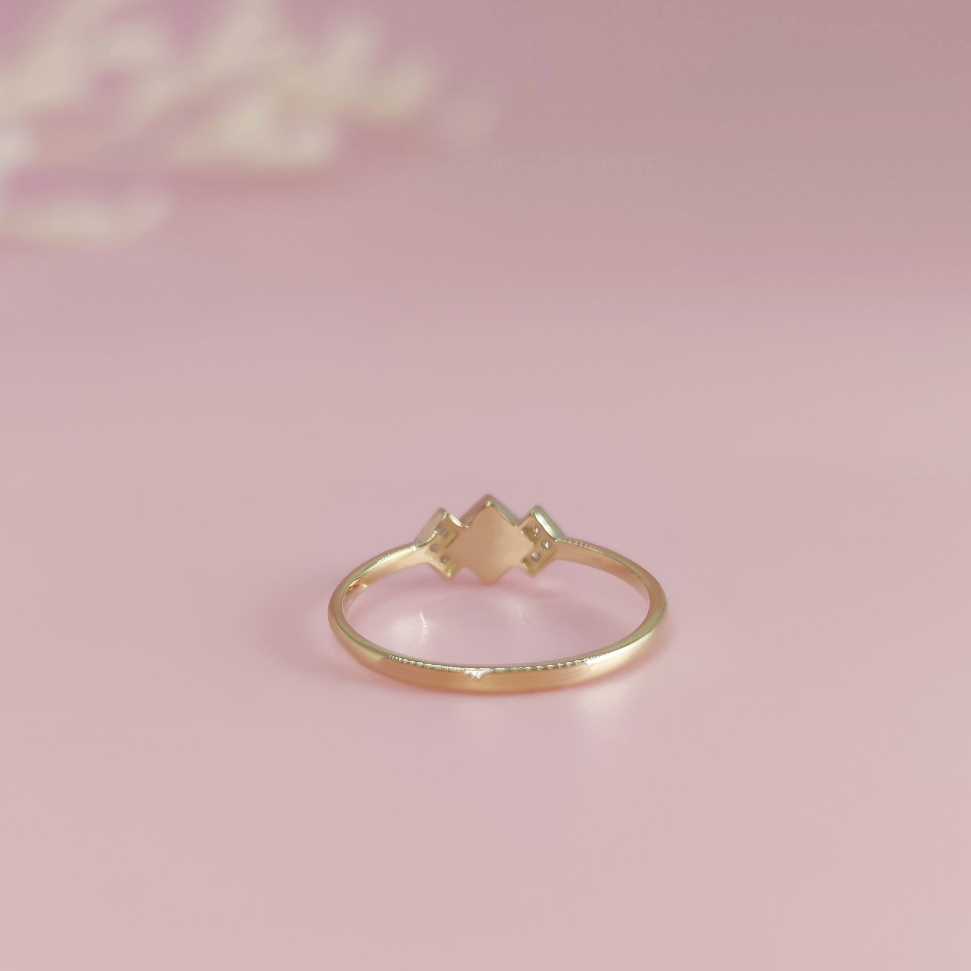 Radiant Tribute: Ashes Ring