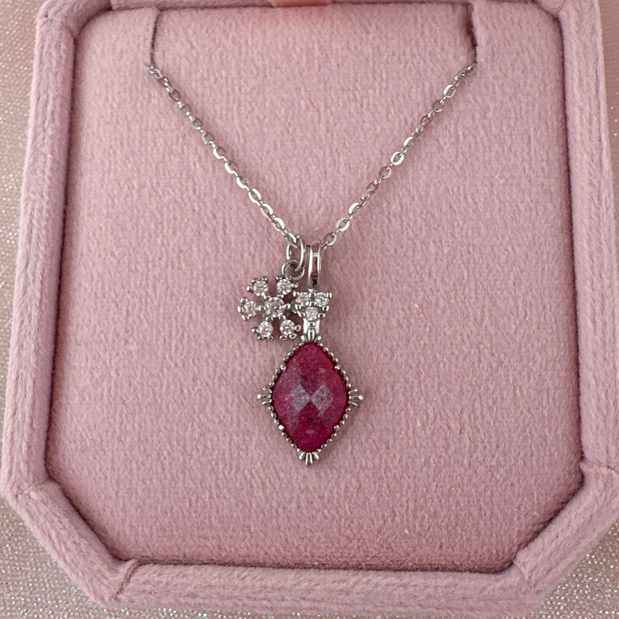 Tributo a la serenidad: Collar de cenizas