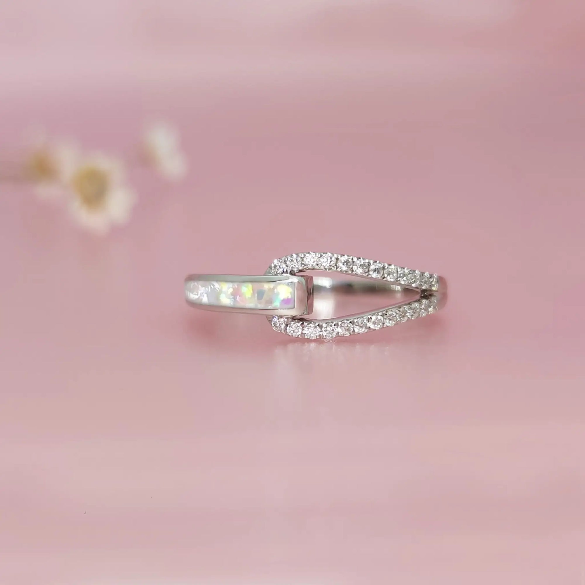 Personalized Gold Ashes Ring for Eternal Connection