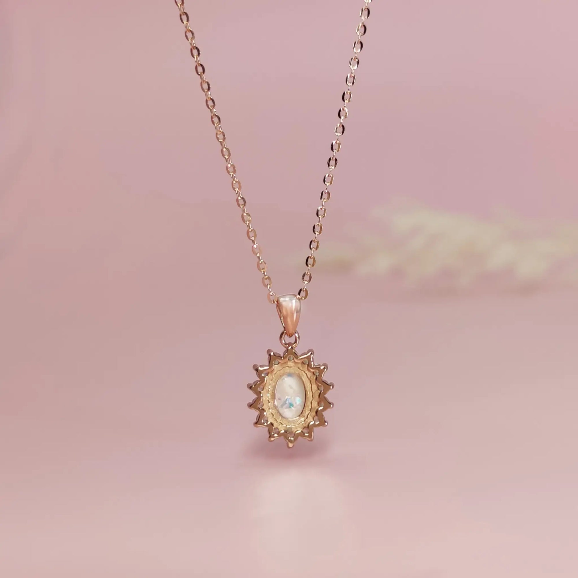 Personalized Ashes Necklace: Radiant Memorial Jewelry