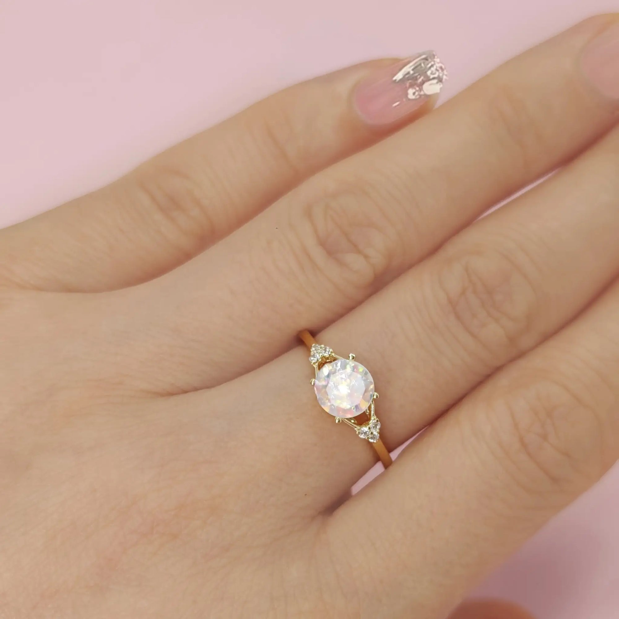 Elysian Glow Ashes Ring: Thoughtful Gift for Loved Ones