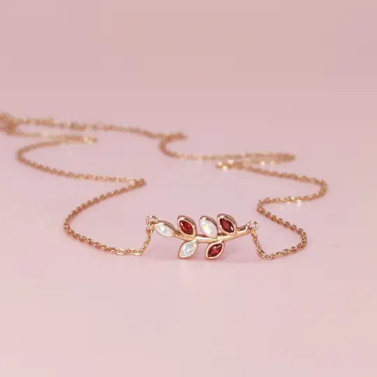 Evergreen Leaf Ashes Necklace: A Love Reminder