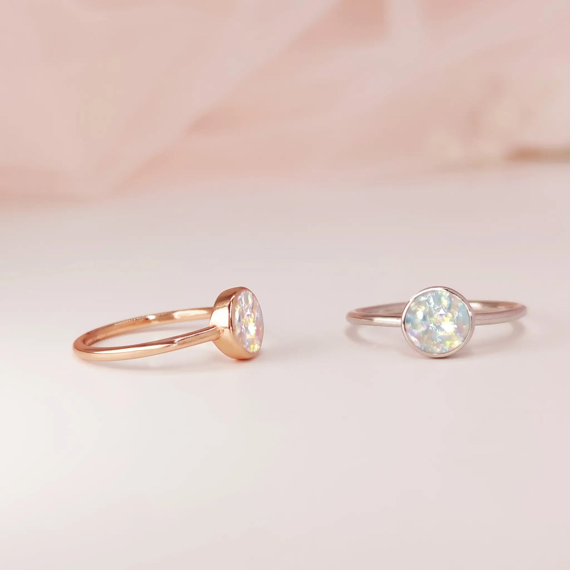 Love’s Embrace: Elegant Ashes Ring