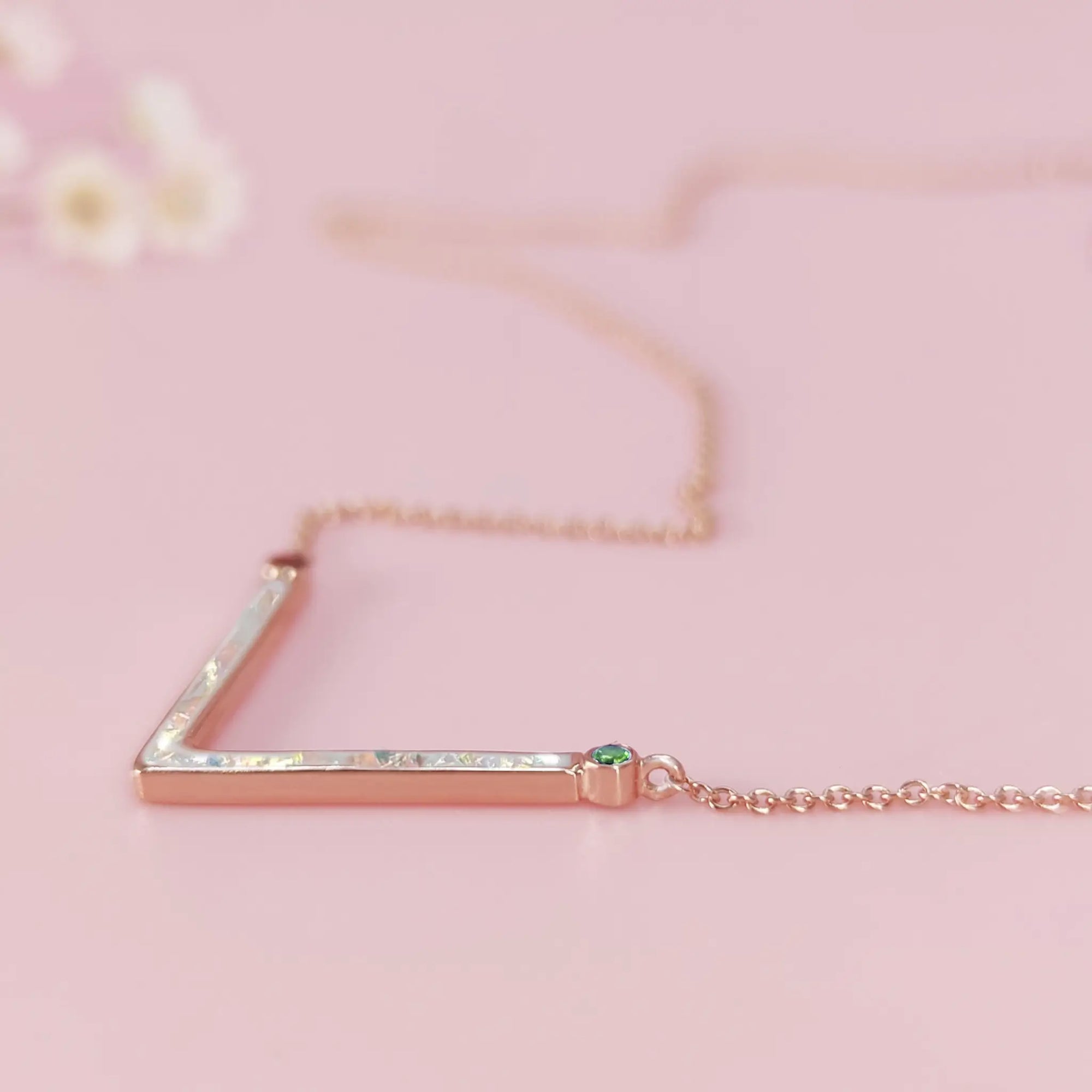 Love&#39;s Embrace: Birthstone Ashes Necklace