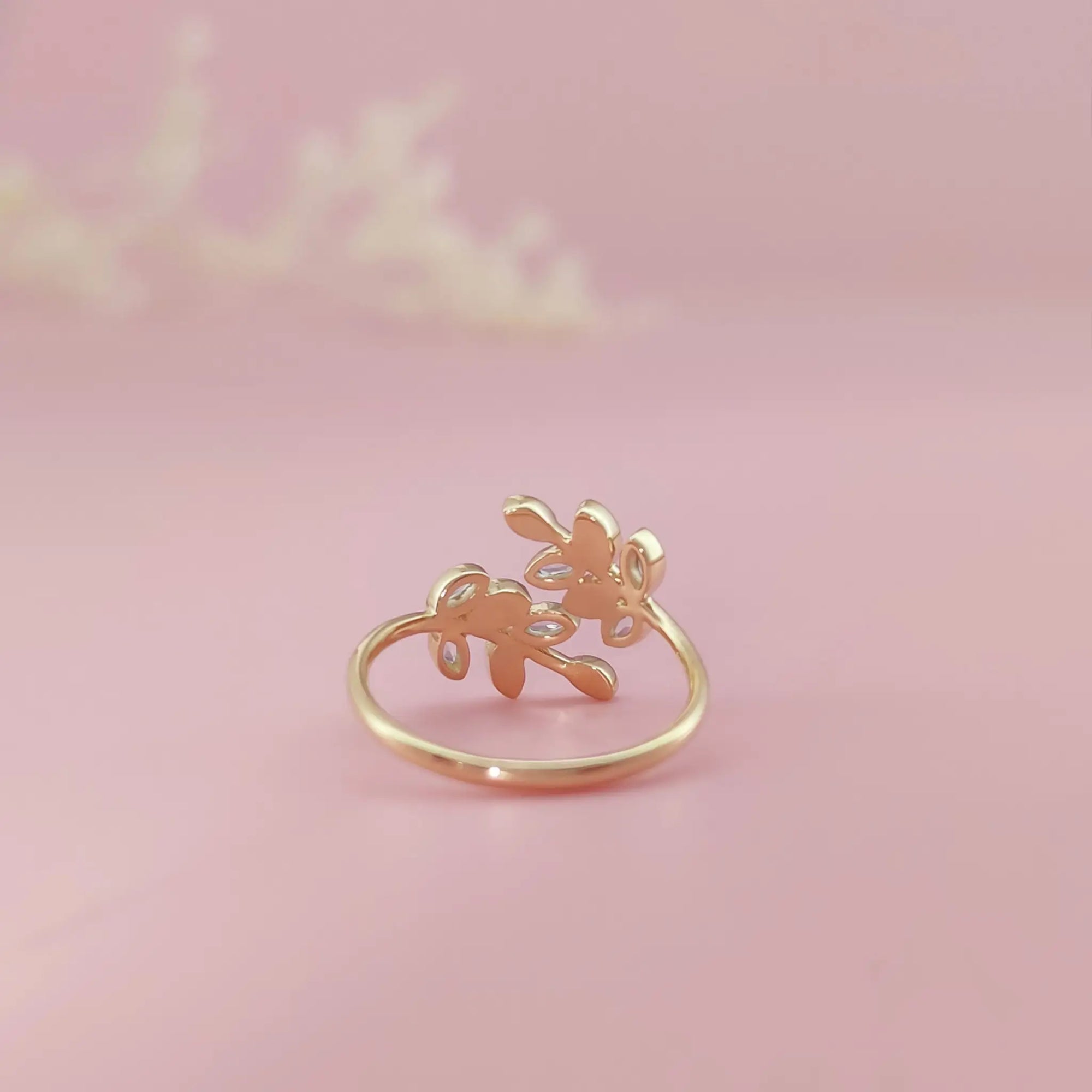 Nature&#39;s Embrace: Unique Birthstone Cremation Ring Gift