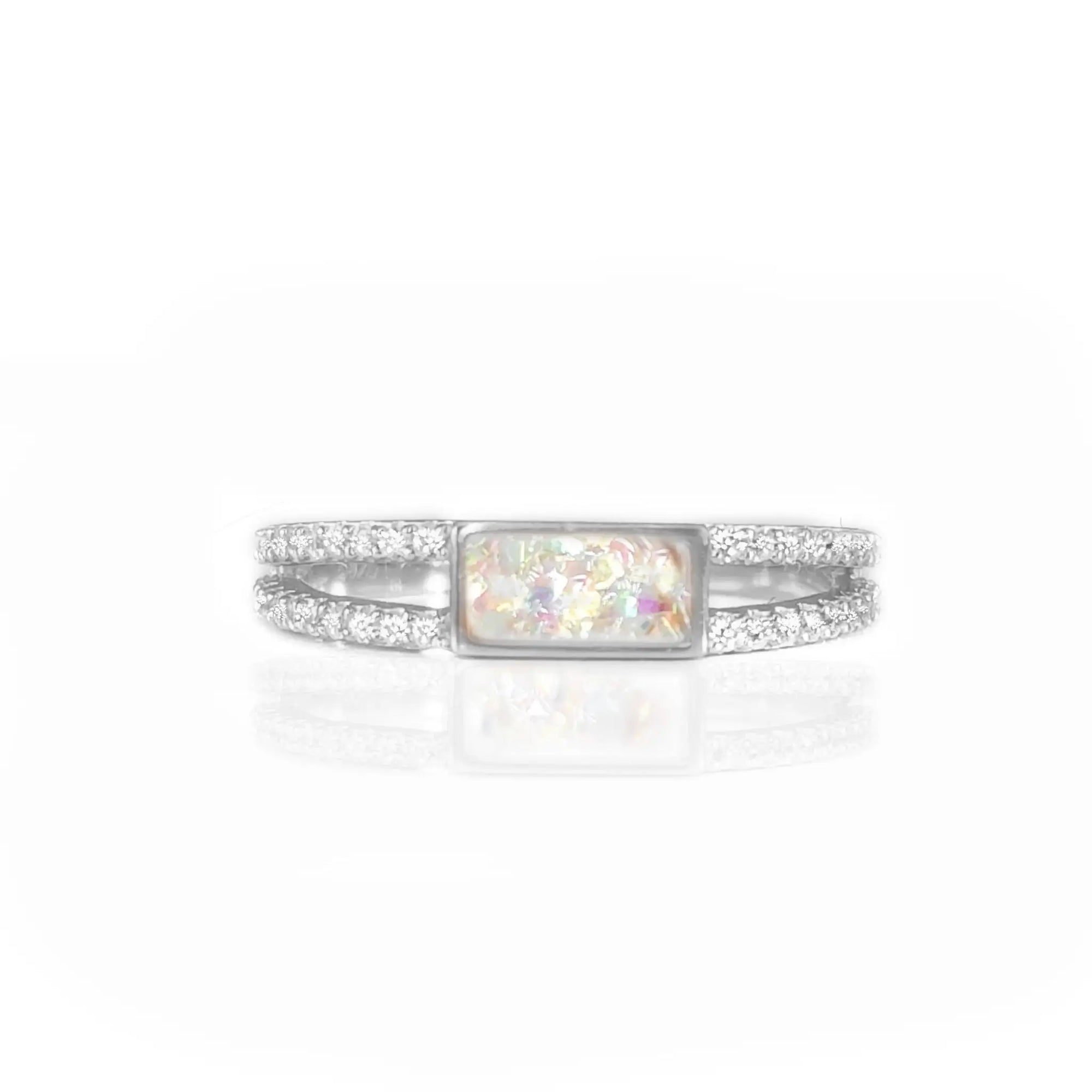 Radiant Bar Ashes Ring for Lasting Memories