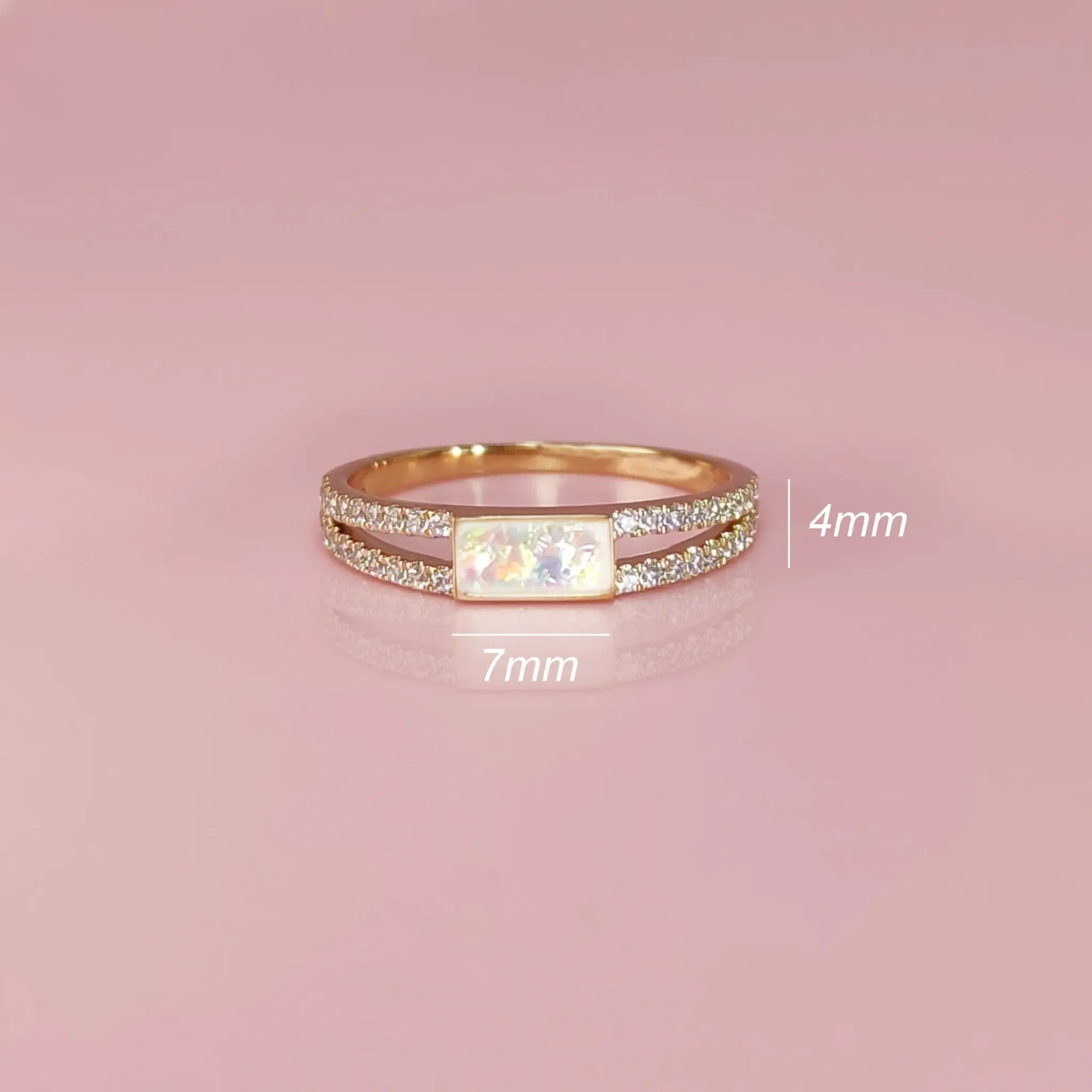 Radiant Bar Ashes Ring for Lasting Memories