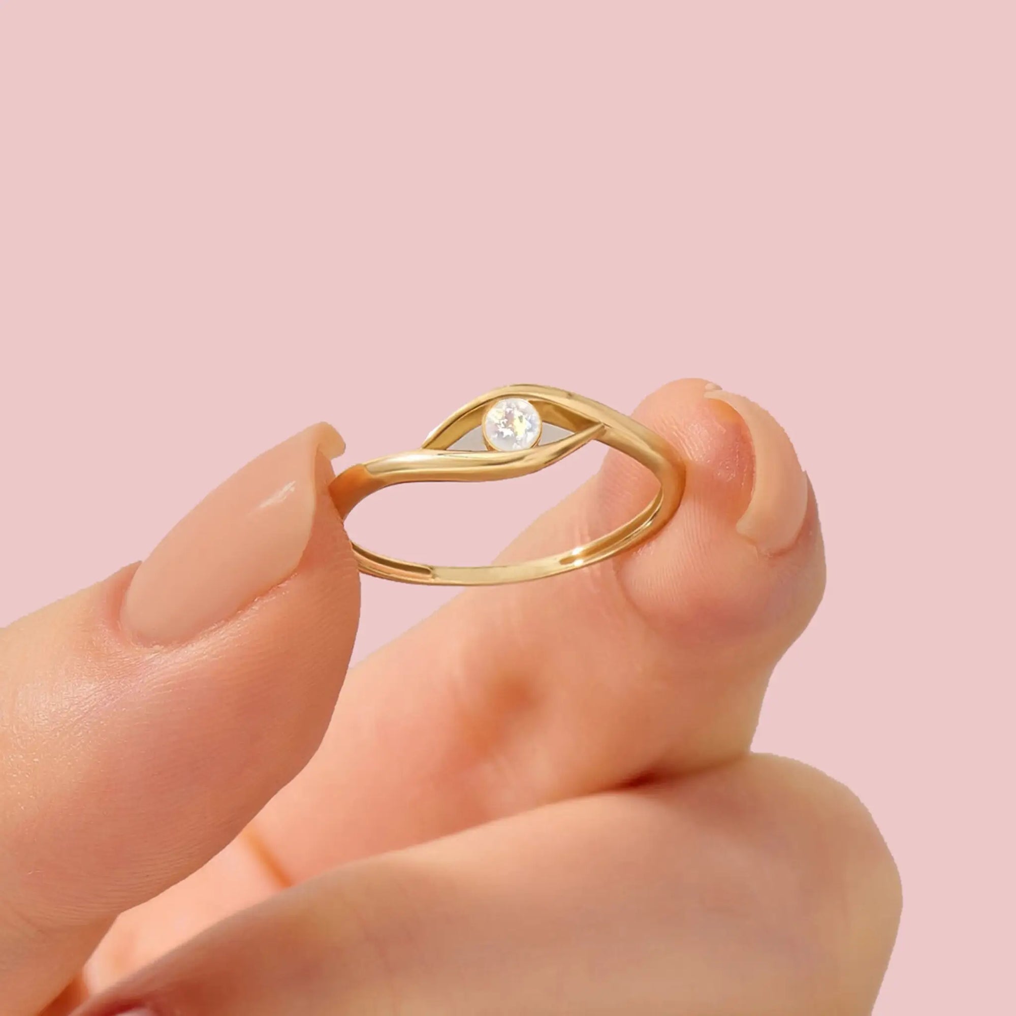 Personalized Ashes Ring: Serene Circle Tribute