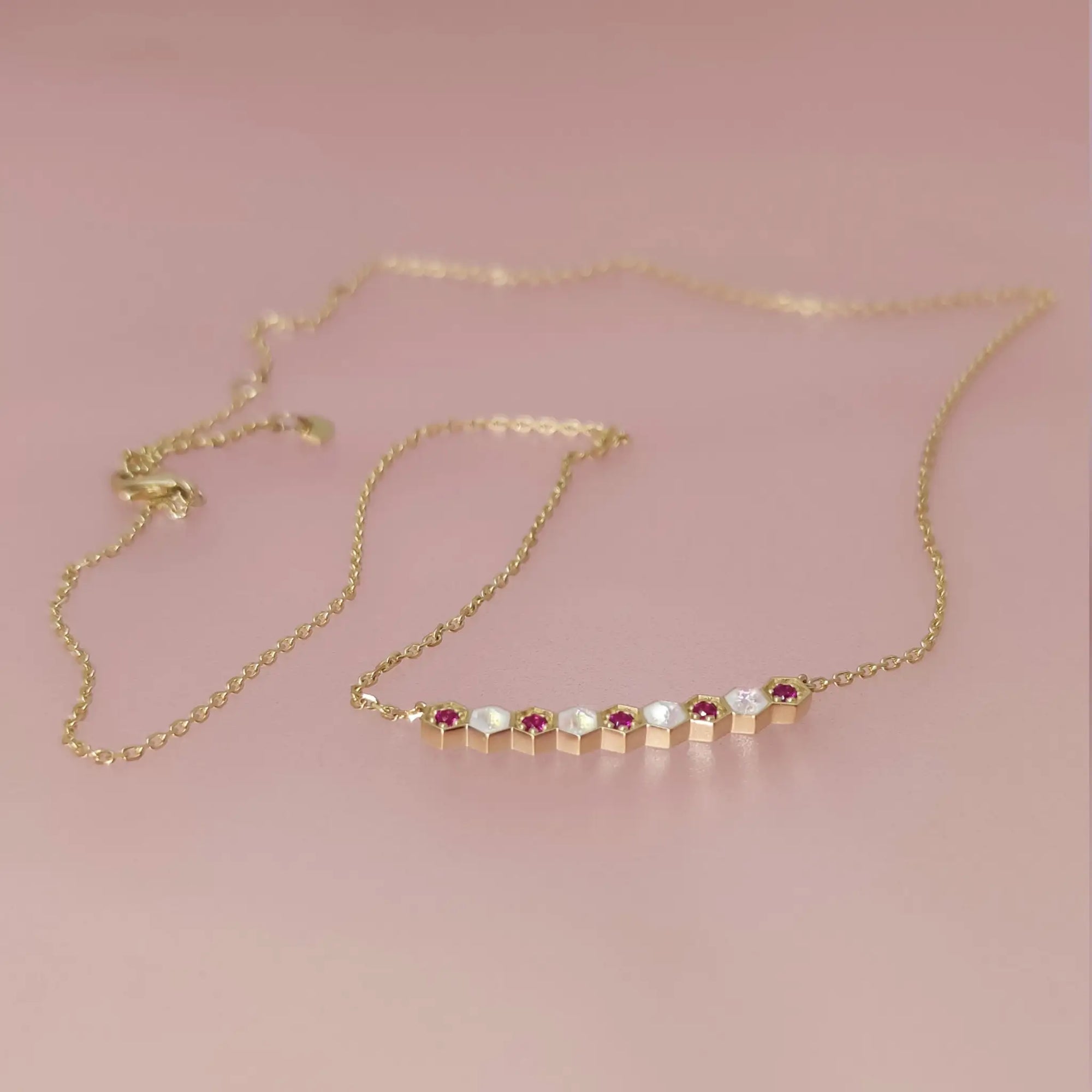 Personalized Honeycomb Ashes Necklace for Cherished Memories