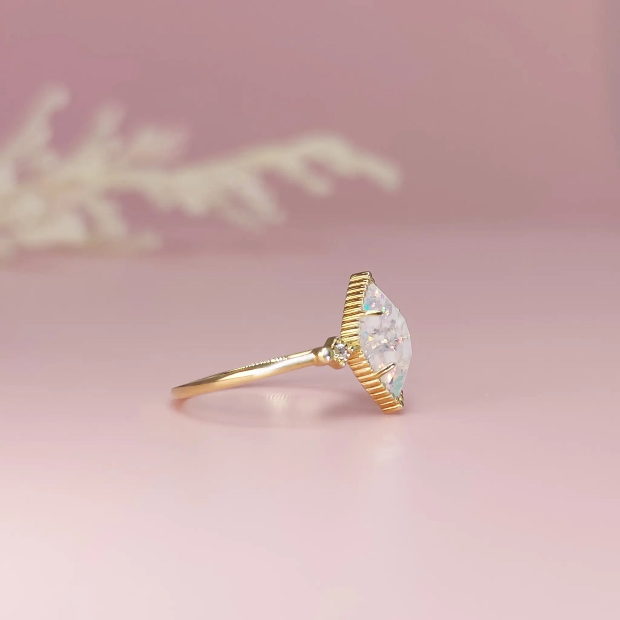 Elegant Ashes Ring | Unique Memorial Jewelry