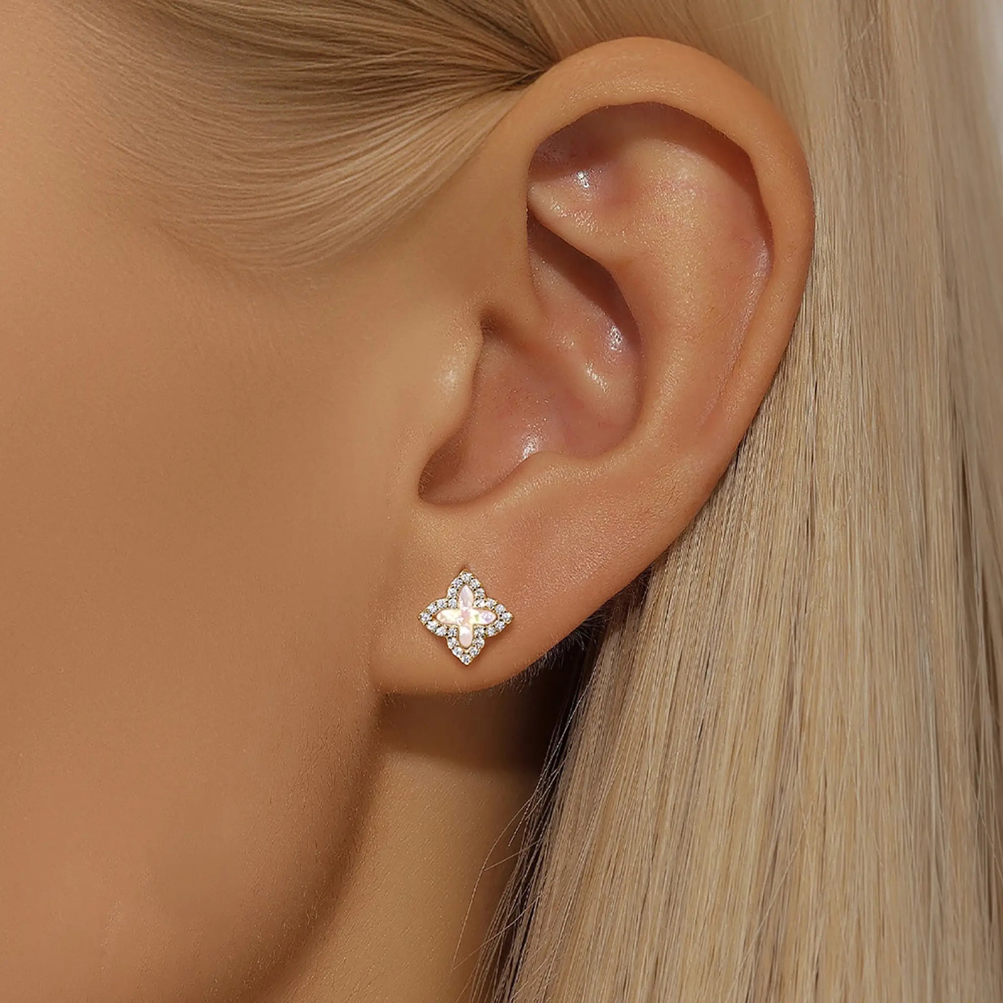 Cremation Ashes Earrings - Sparkling Clover Design