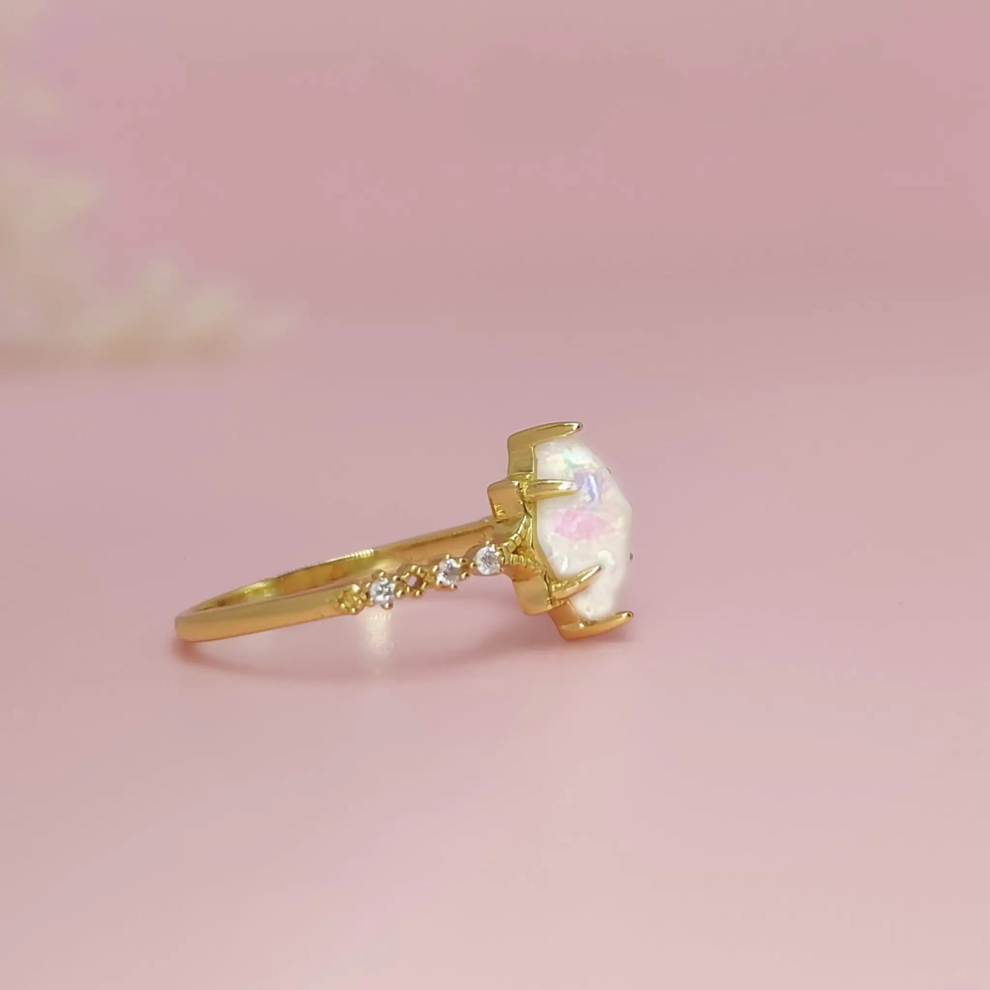 Ashes Ring: A Lasting Bond in Timeless Elegance