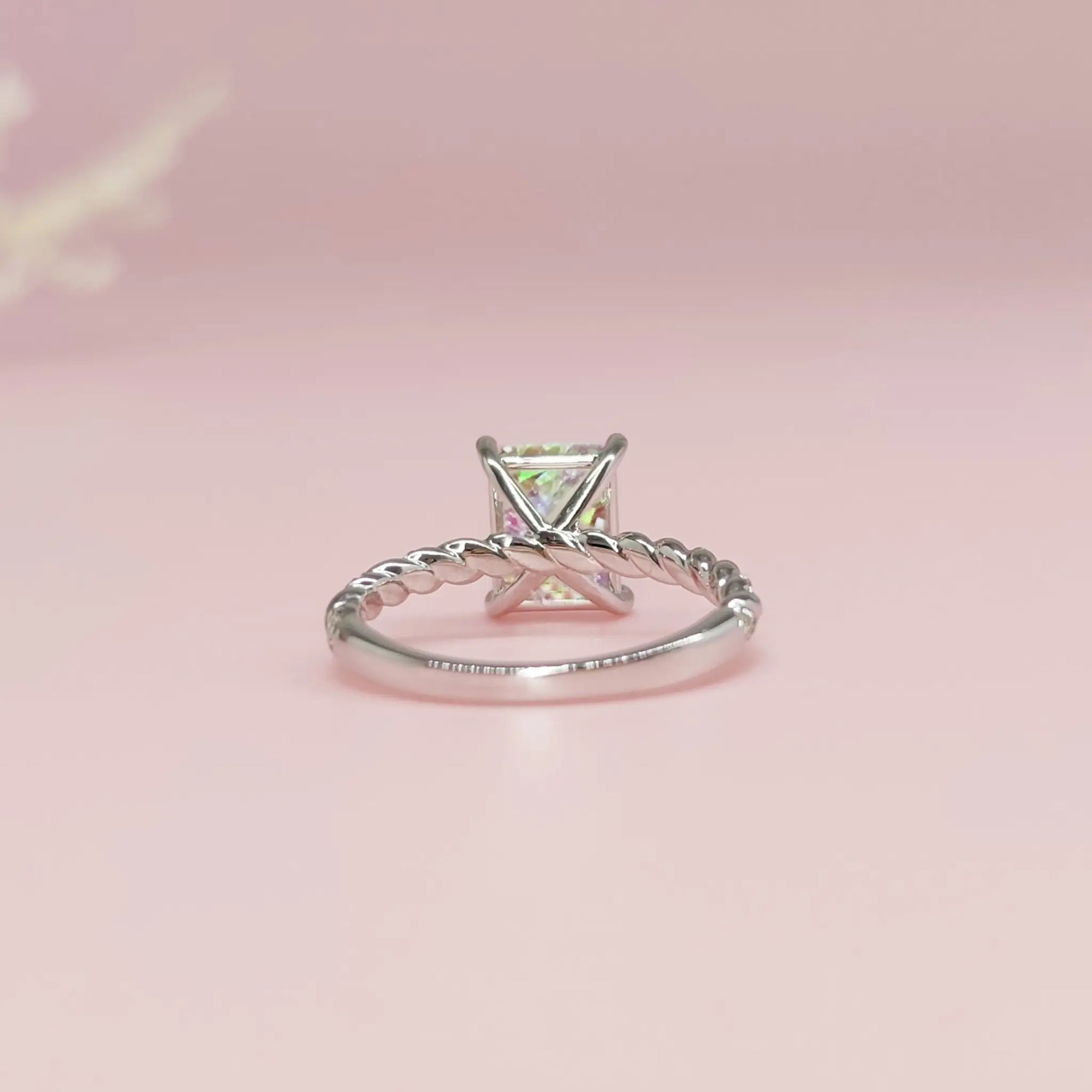 Personalized Twisted Elegance Ashes Gold Ring