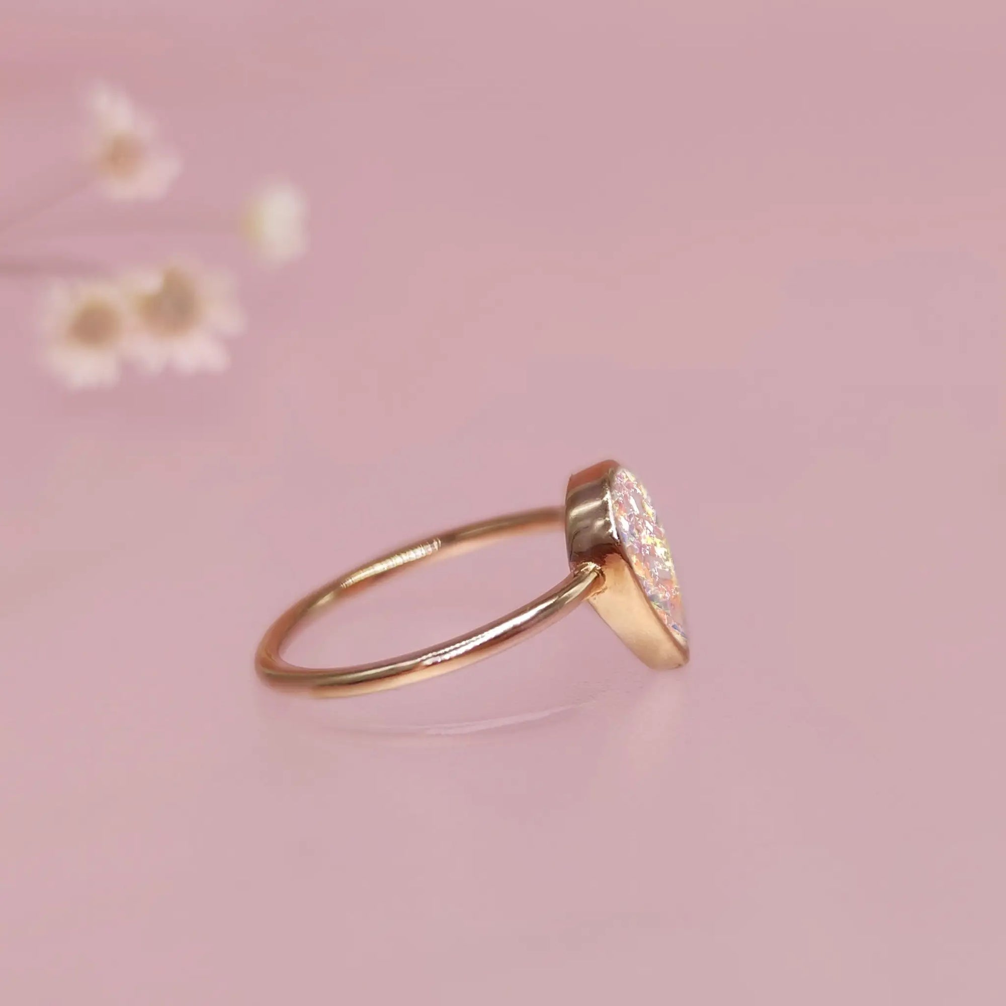 Teardrop Ashes Ring: A Touch of Remembrance